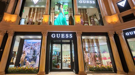 guess forum shops las vegas.